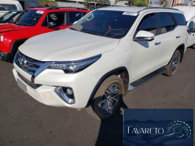 TOYOTA HILUX SW4 16/16