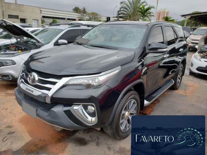 TOYOTA HILUX SW4 17/17