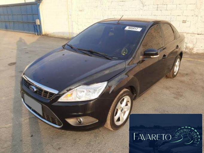 FORD FOCUS SEDAN 10/10